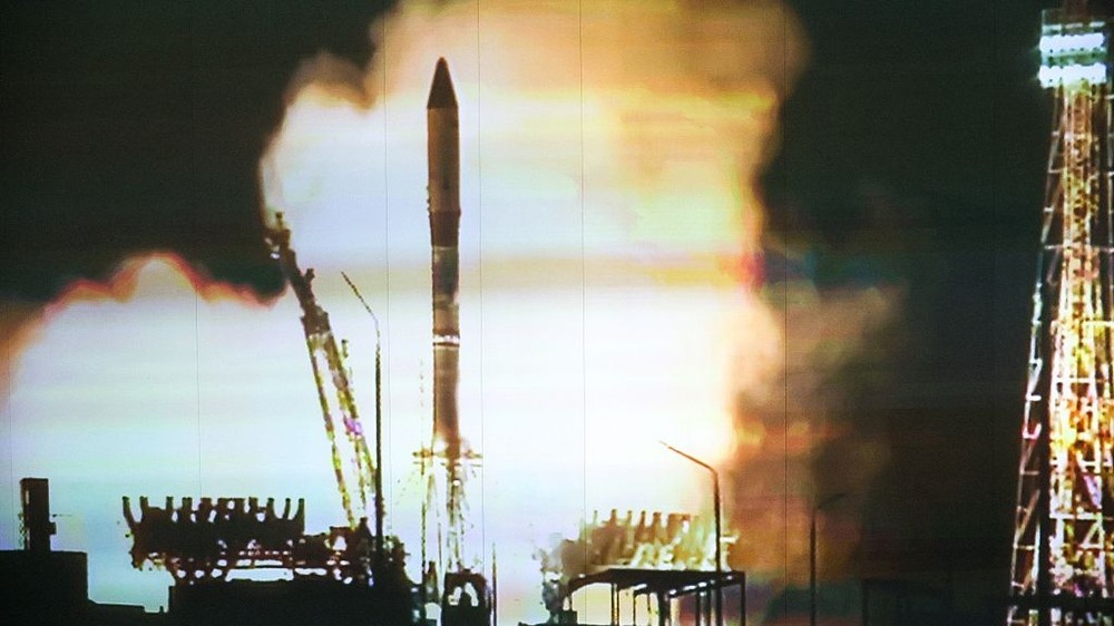 一段視頻截圖顯示，2022年10月26日，搭載 Progress MS-21 貨運飛船的聯盟 2.1a 火箭從哈薩克斯坦拜科努爾航天發射場發射升空。