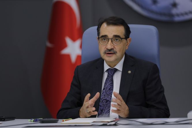 土耳其能源和自然資源部長法提赫‧登梅茲。（圖：AA Photo）