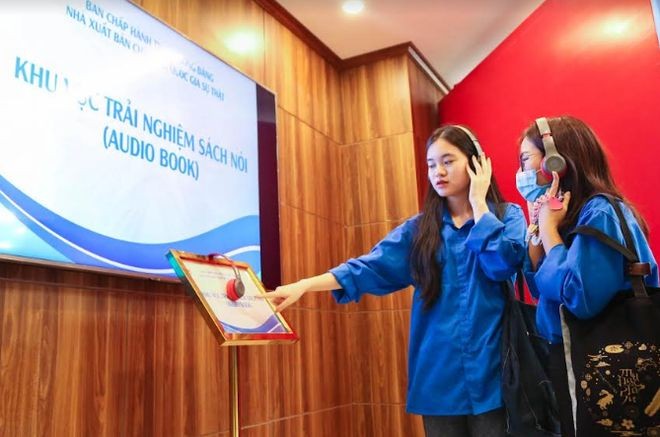 越來越多年輕人喜歡有聲書。