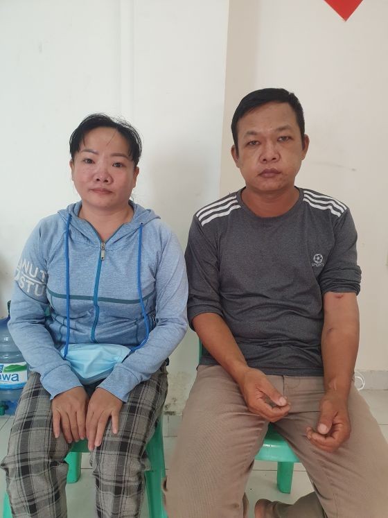 黃玉蘭載著丈夫黃家達來報社求援。