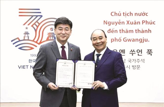 國家主席阮春福出席“光州市越南日”公佈儀式。