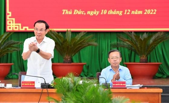 守德市集中完善安置區