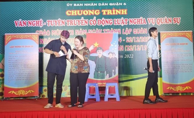 第九坊表演的“祖國呼喚我”小品。