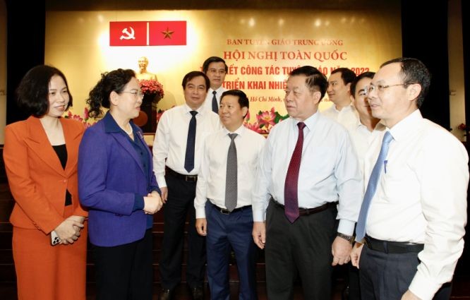 出席會議代表在交流。（圖：勇方）