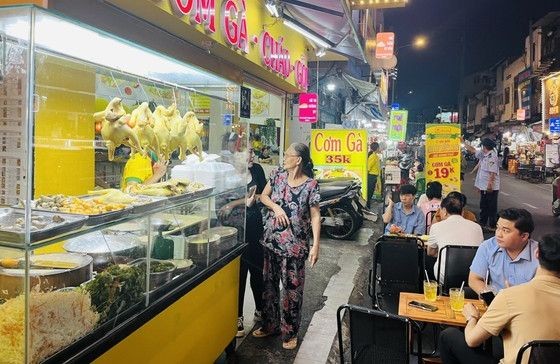 第三郡阮尚賢美食街區投入活動