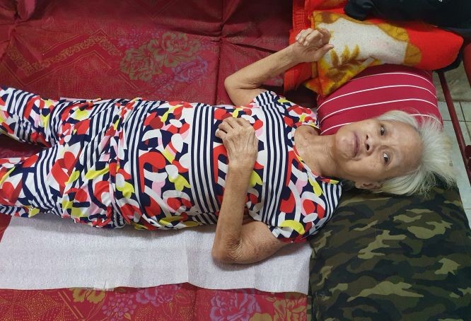 何四妹躺在床上已經兩年時間了。