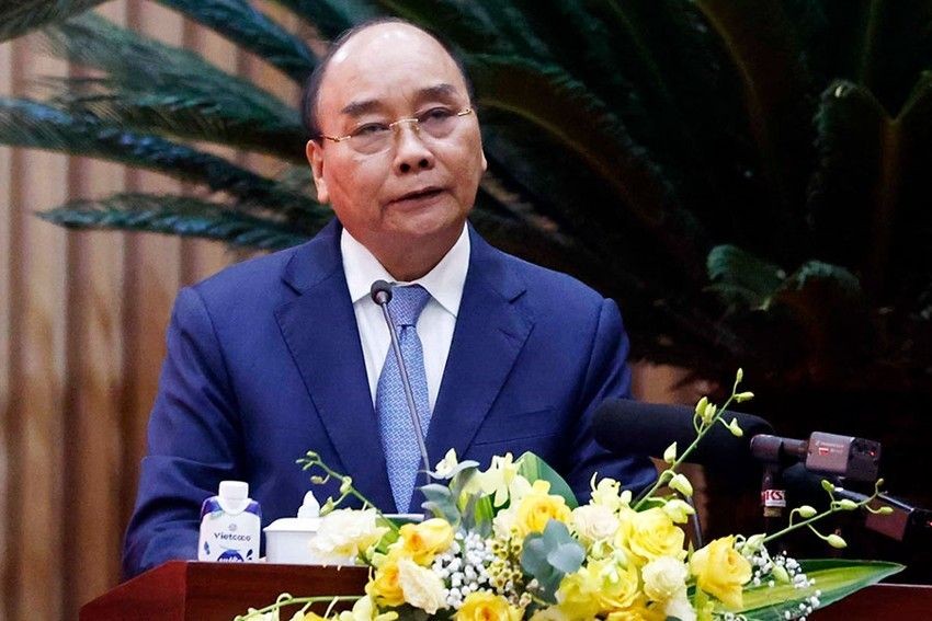 国家主席阮春福在会上致词。