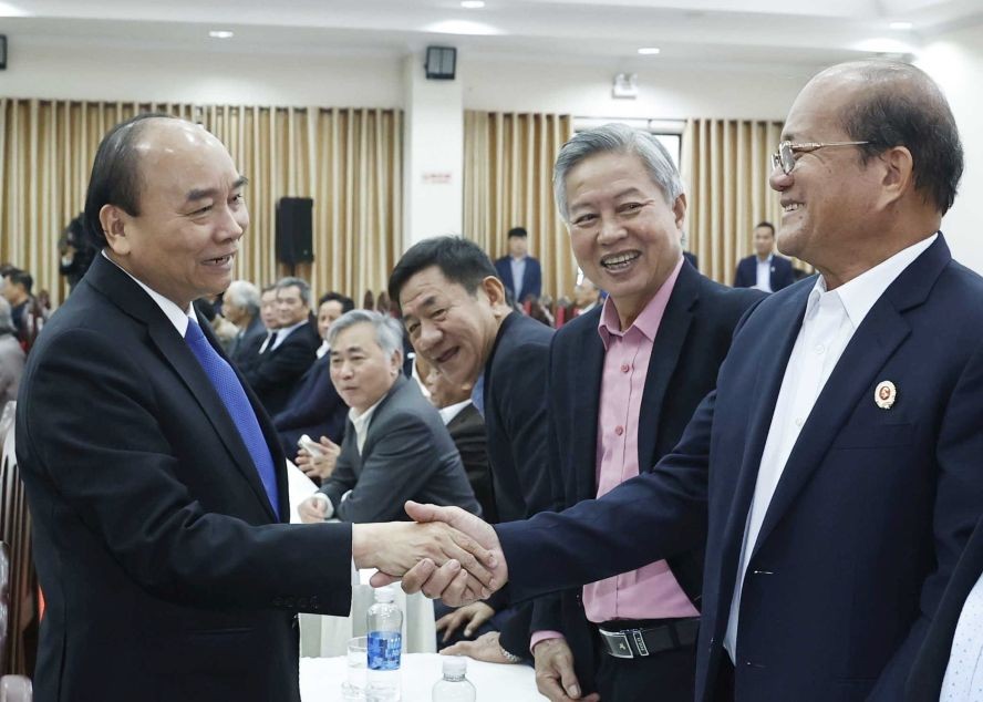 国家主席会见中部区原高级干部