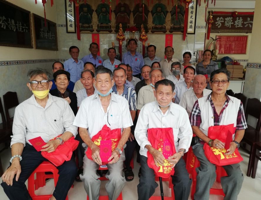 六桂堂宗祠举行岁暮敬老。