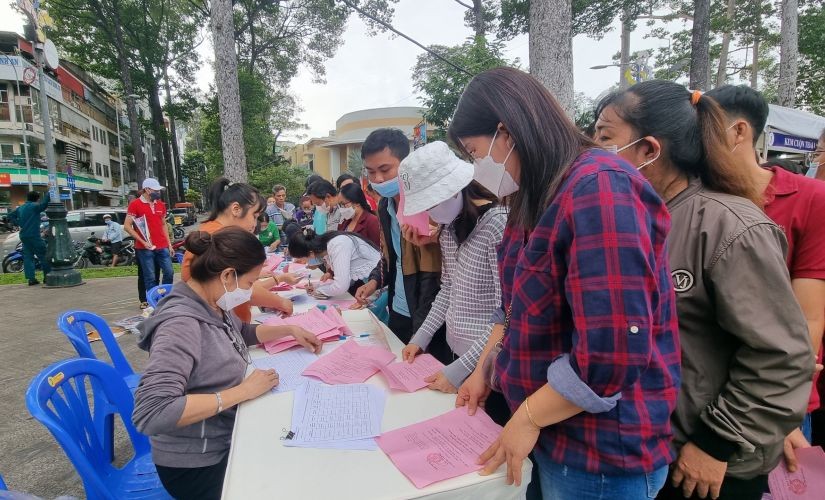 第五郡关照上千职工