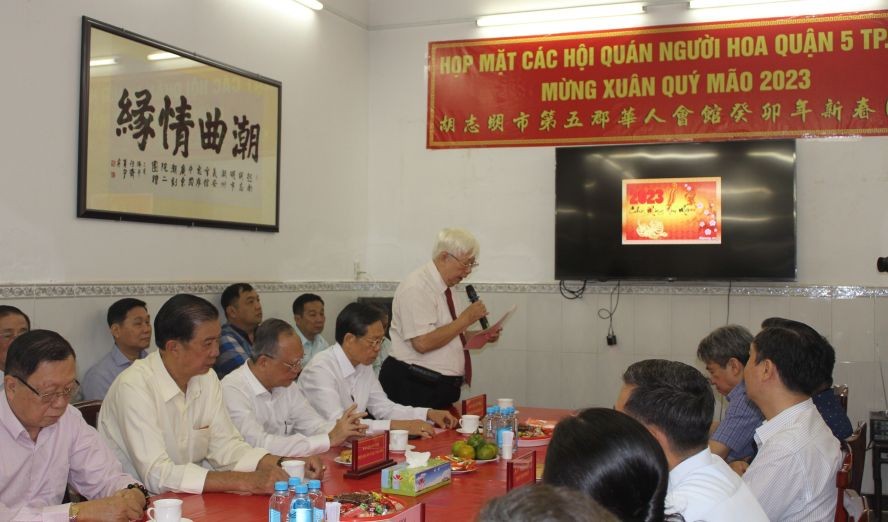 义安会馆理事长陈裕回顾各华人会馆的成绩。