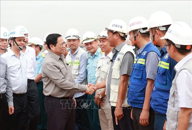 克服不足之处以完成隆城机场建设目标