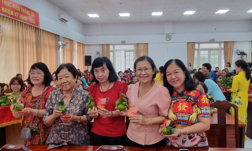第五郡民族妇女新春聚会