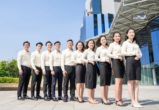 受过培训的年轻劳动者将得到企业优先录用。