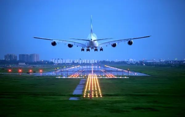 据国际航空运输协会(IATA)6日发布资料显示，去年全球航空客运量较2021年激增64.4%，恢复到2019年新冠疫情前水平的68.5%。（示意图：互联网）