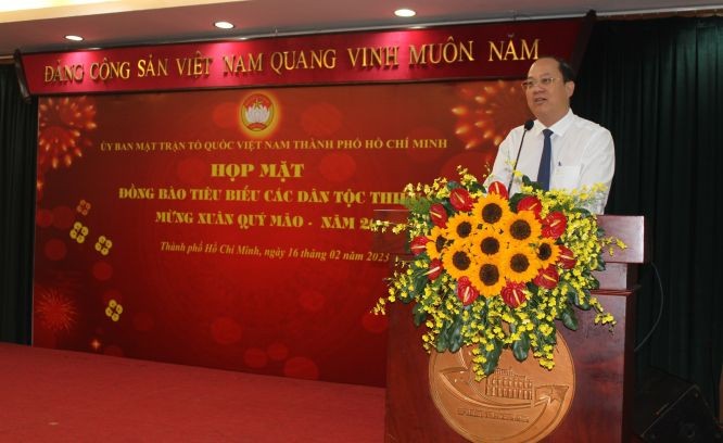 市委副书记阮胡海致词。