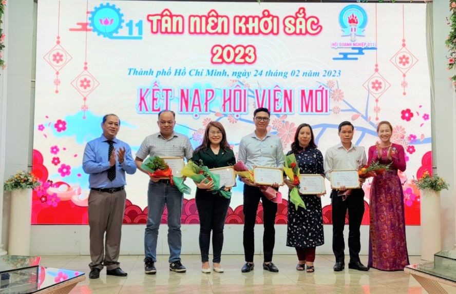 第十一郡企业克难复苏产销活动