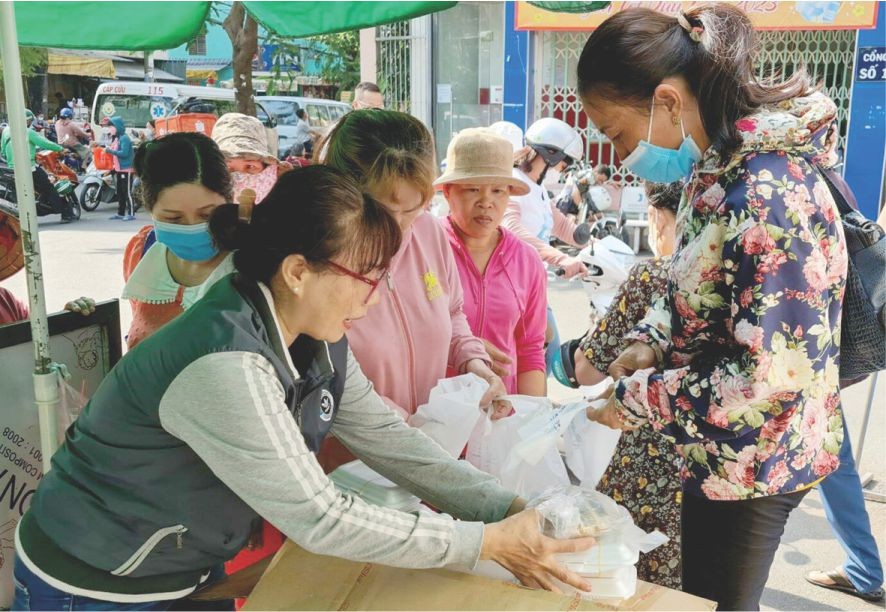 大发举行分享爱心慈善活动