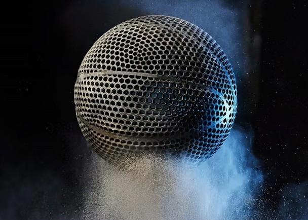 篮球全身布满六角形洞孔。