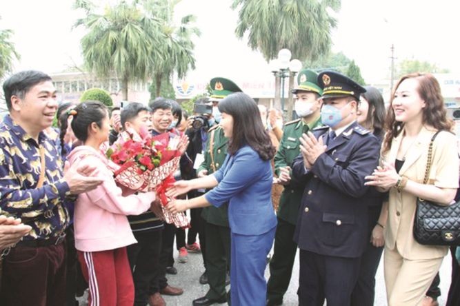 广宁迎来首批中国游客