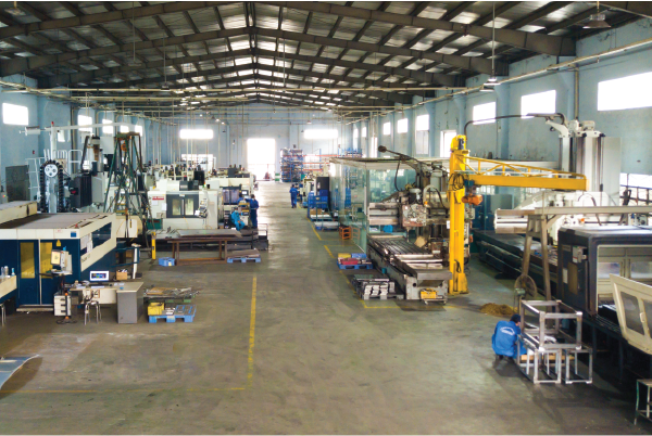 2月份工业生产指数（IIP）同比下降约6.3%。