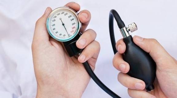 出现「中风」前几个症状信号