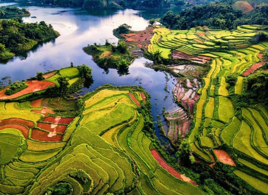 纳杭红太梯田的美景。