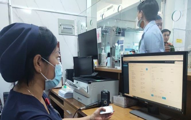 阮知方医院工作人员就ASM软件平台上轻松操作自如。（图：志石）