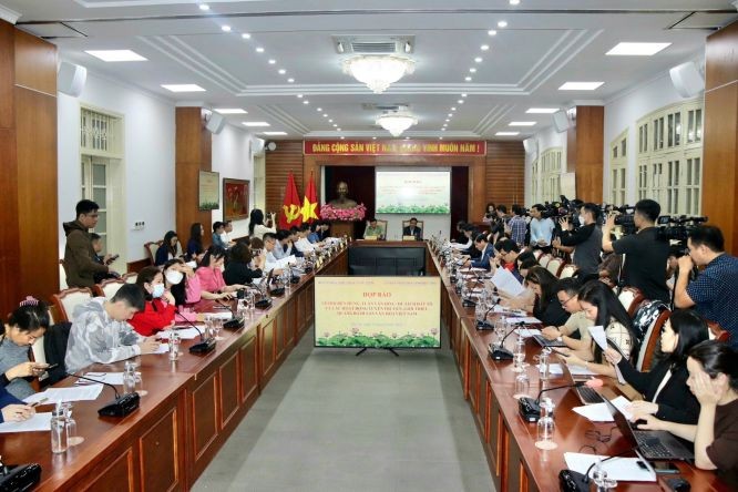 新闻发布会场景。（图：木棉）