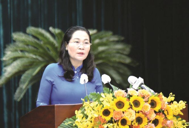 市人民议会审核多项重要内容