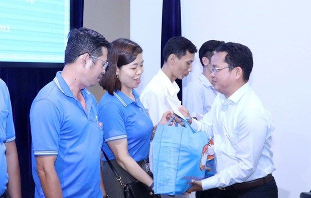 辅助政策优抚家庭及贫困劳工