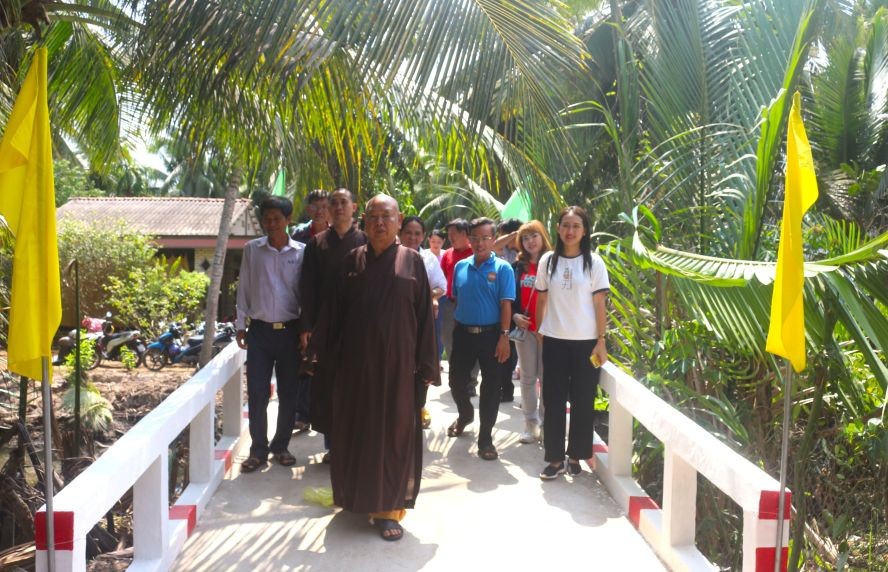 这座农村桥给当地民众带来诸多方便。