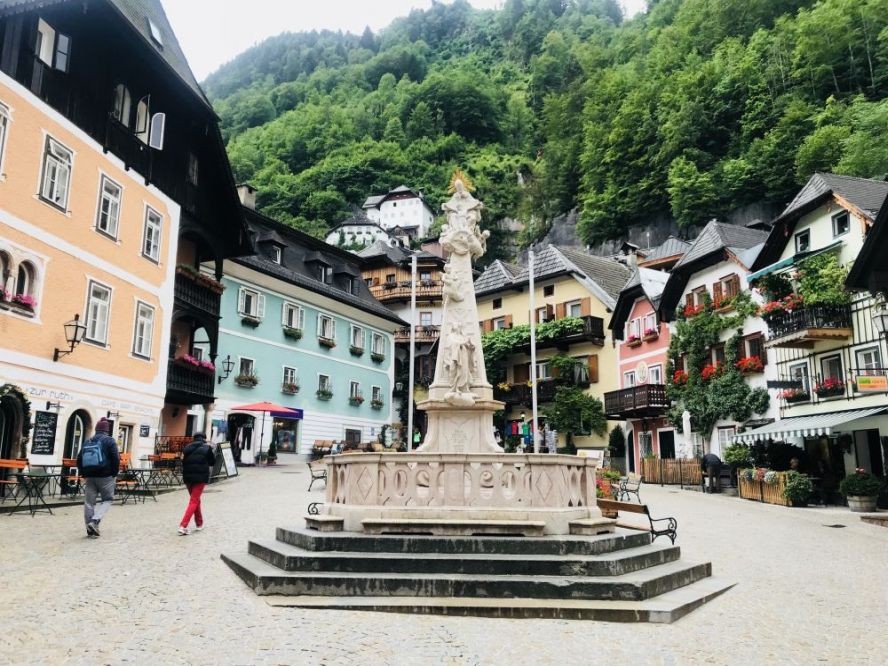 奥地利最古老的小村庄景色优美如童话世界。