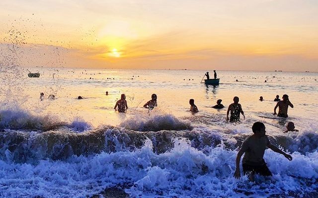 选择到海岛旅游的人们必须小心和装备各必要的技能以预防溺水事故。