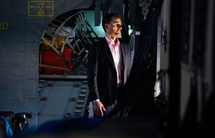 奥利维耶‧旺德卡斯特勒在伊朗获释后正在前往比利时的途中。（图：推特）