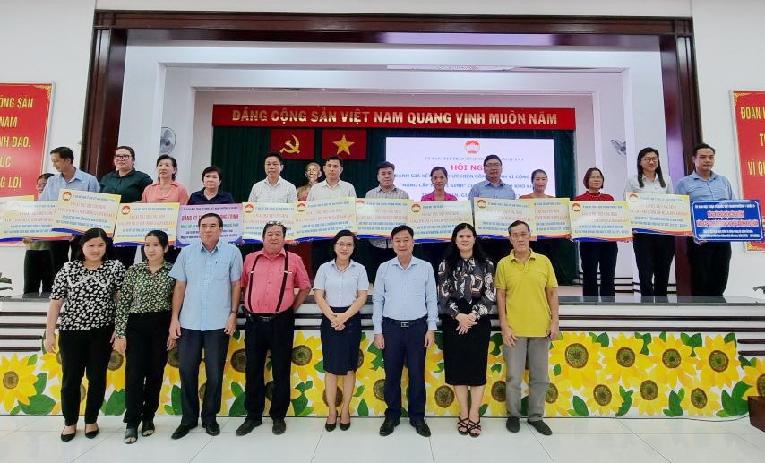 为贫困户修葺洗手间