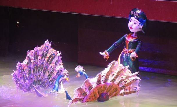 我国水上木偶戏非常受外国人的欢迎。