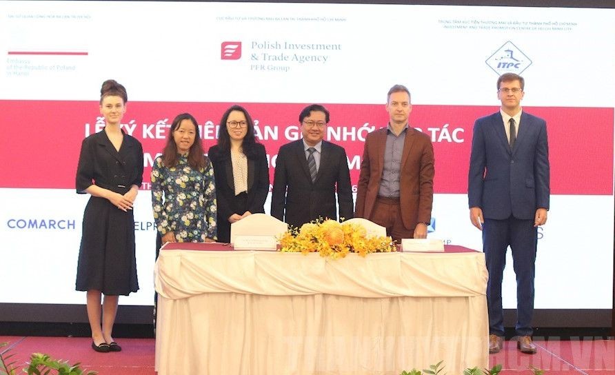 本市与波兰促进资讯技术电信合作