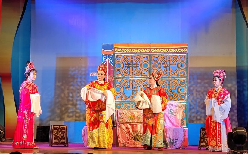 《一门三进士》潮剧。