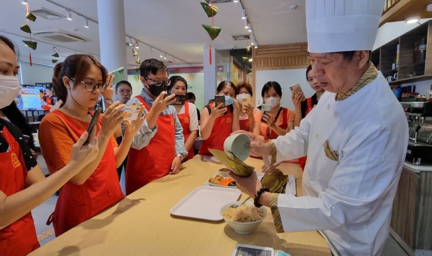 亲自动手做粽子活动