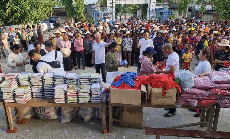 华人关照偏远地区少数民族