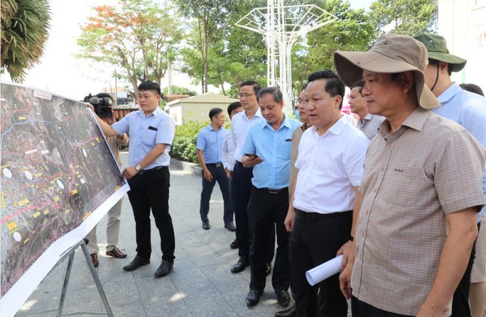 胡志明市和平阳省的工作团已进行实地考察，以推动各个区域互联互通项目。
