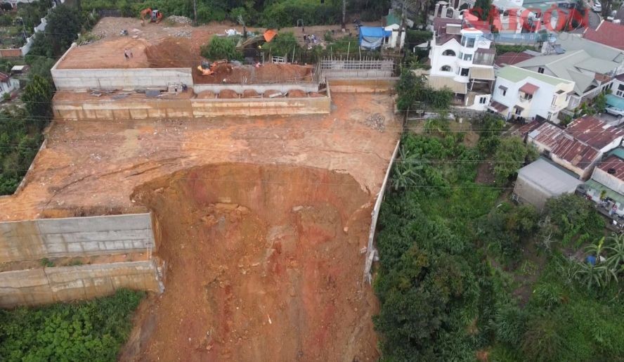 坍塌事故现场。（图：段坚）