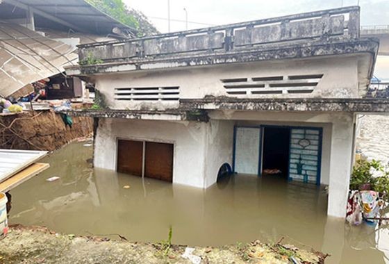 图为7月3日，后江省州城县莪六镇福顺村发生的一起坍塌事故现场。（图：后江报）