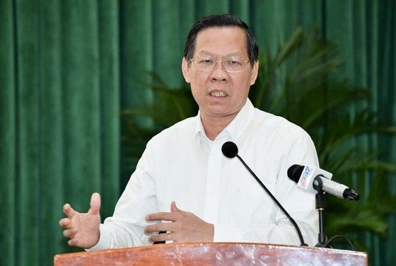 建设专业与高度服务精神干部队伍