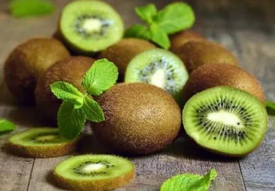 每天吃一个猕猴桃 有４个好处