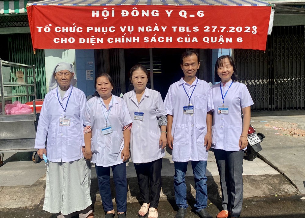 第六郡东医会各位医师。