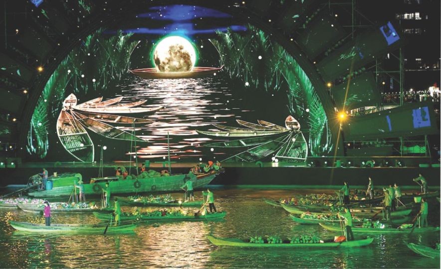 「西贡——河流叙事」实景演出一隅。