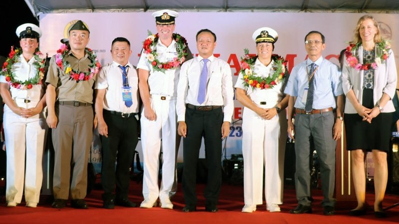 富安省领导和2023年太平洋合作伙伴关系计划成员出席开幕式。（图：人民报）