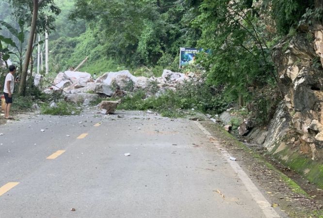 加紧克服安江省巴栖山体滑坡后果